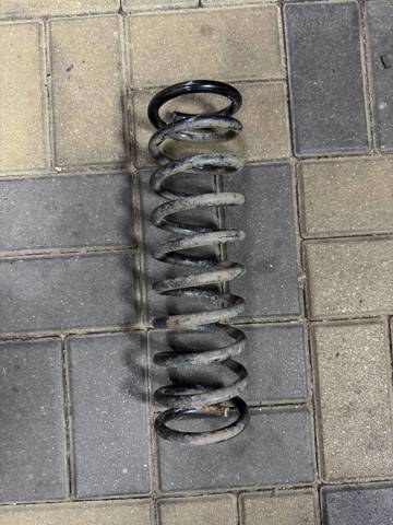 Пружина задняя 33531132245 BMW