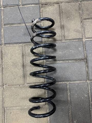 Пружина подвески задняя 33536761217 BMW
