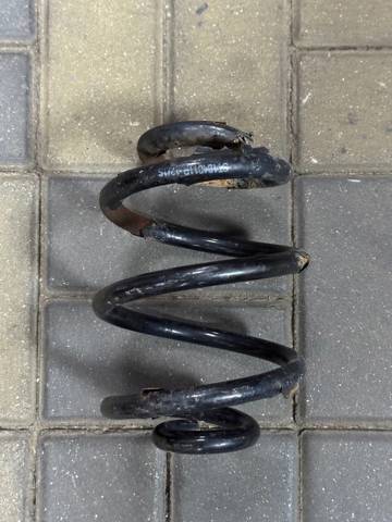 Пружина подвески задняя 33539066883 BMW