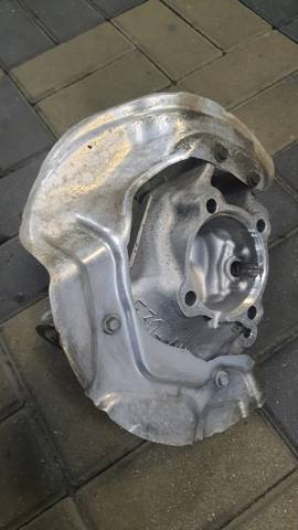 Кожух тормозного диска переднего левого 34106873417 BMW