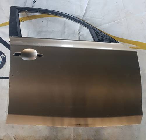 Пассажирская передняя дверь 41517191012 BMW