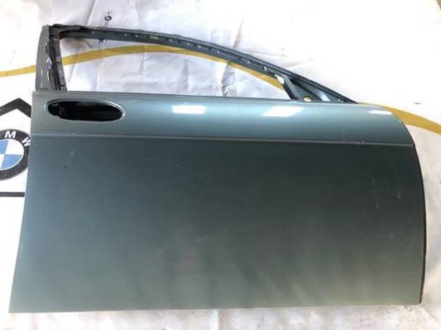 Пассажирская передняя дверь 41517202082 BMW