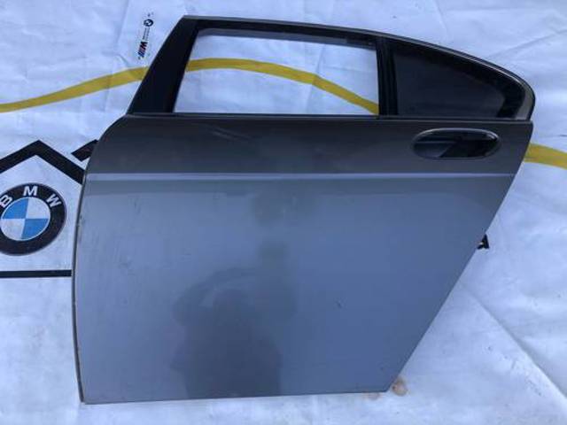 Дверь пассажирская задняя левая 41517202083 BMW
