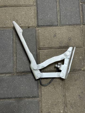 Петля капота, правая 41617120276 BMW