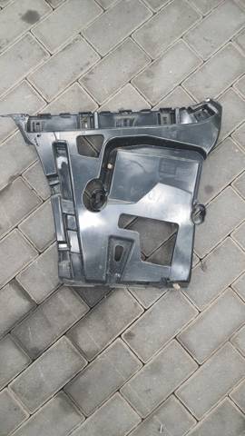 Кронштейн бампера заднего, внешний левый 51127256923 BMW