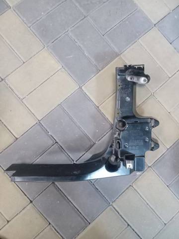 Кронштейн бампера заднего, правый 51128054020 BMW