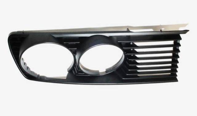 Решетка радиатора левая 51131919115 BMW