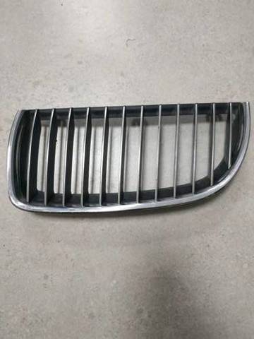 Решетка радиатора левая 51137120009 BMW