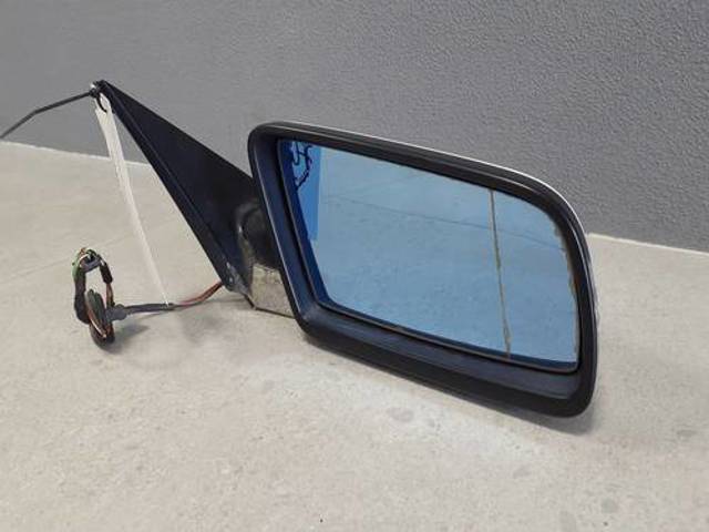 Наружное зеркало правое 51167189512 BMW