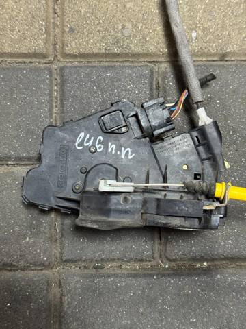 Замок передней пассажирской двери Бмв 3