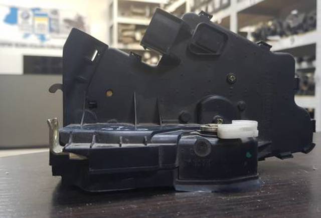 51227011245 BMW Замок двери задней левой купить в Винница