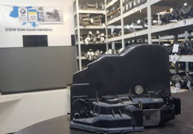 Замок задней правой двери  51227202148 BMW