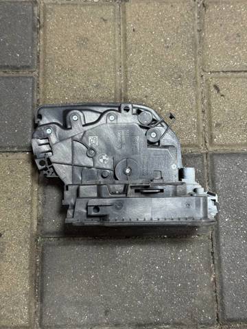 Замок передней левой двери 51229464887 BMW