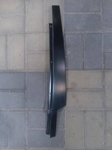 Накладка передней двери, левой, вертикальная 51337289611 BMW