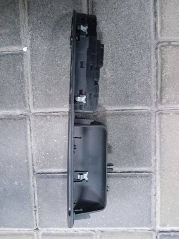 Накладка кнопки стекло подъемника переднего левого 51416975777 BMW