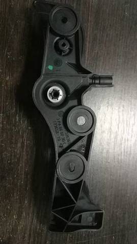 Кронштейн ручки открывания капота 51437326365 BMW