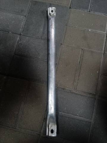 Распорка передних стоек подвески левая 51617184939 BMW