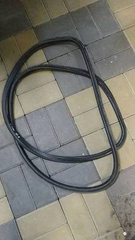 Уплотнитель багажника 51767260916 BMW