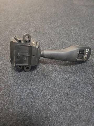 Подрулевой правый переключатель  61318363664 BMW
