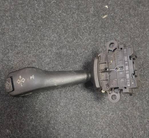 Левый подрулевой переключатель 61318363668 BMW