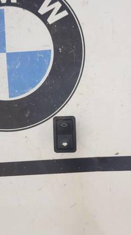 Кнопка подъемника задних стекол 61318368974 BMW