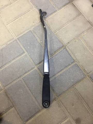 Рычаг-поводок дворника лобового стекла 61617203156 BMW
