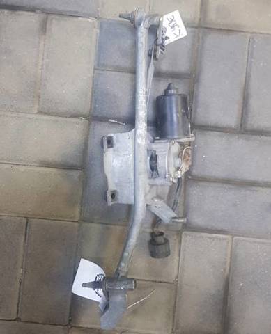 Трапеция щеток лобового стекла 61618215988 BMW