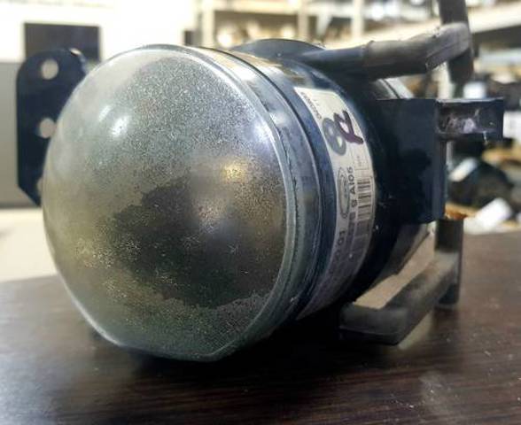 Противотуманка правая 63176910792 BMW