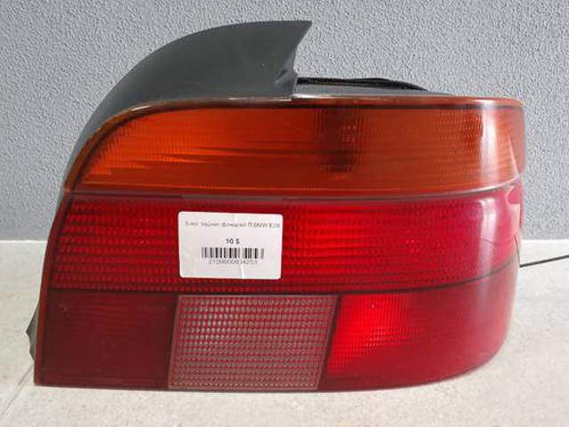Фонари задние 63218363558 BMW