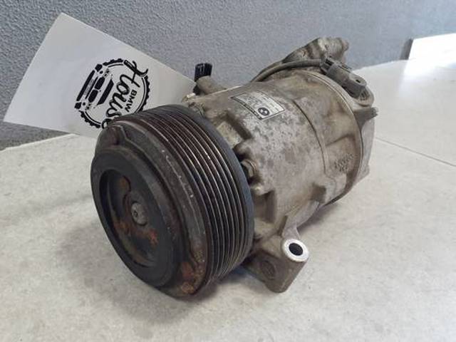 Компрессор кондиционера 64529145353 BMW