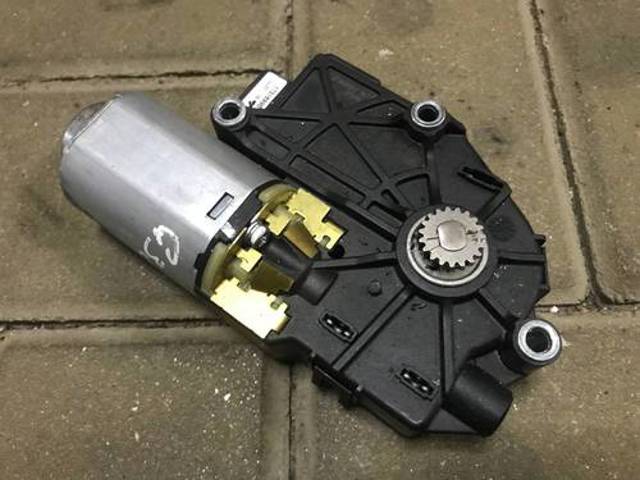 67617316536 BMW Мотор привода люка купить в Кривой Рог