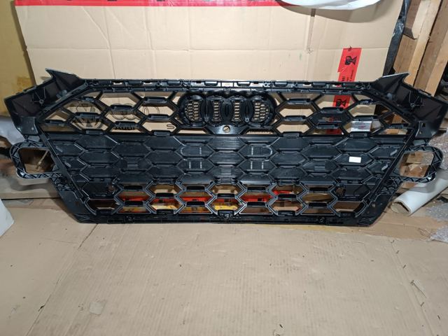 8W0853651DMCKA VAG Решетка радиатора купить в Полтава