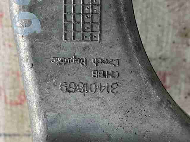 VOLVO 31401869 Кронштейн компрессора кондиционера в наличии Черновцы