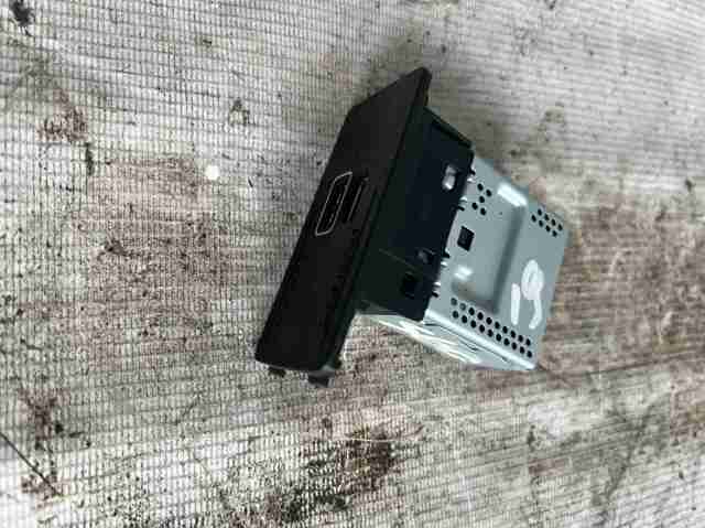 VOLVO 31407038 USB-разветвитель в наличии Одесса