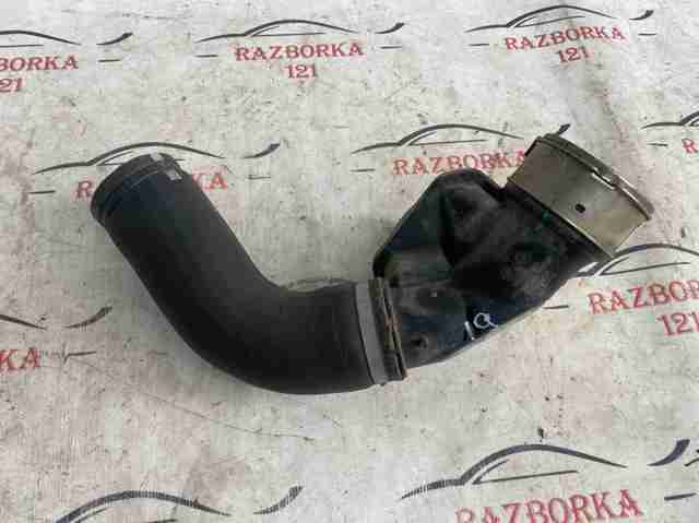Патрубок воздушный, выход из компрессора (наддув) 31422061 VOLVO