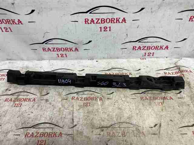Кронштейн наружной накладки порога левой 31448920 VOLVO
