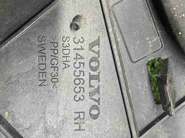 VOLVO 31455653 Кронштейн бампера переднего правый в наличии Украина