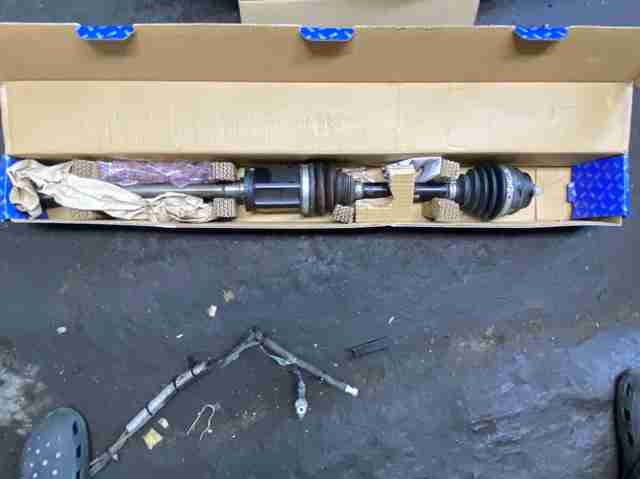 Полуось передняя, правая 31608694342 BMW