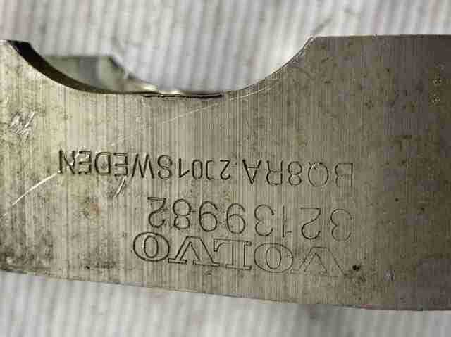 32139982 VOLVO Кронштейн подушки (опоры) двигателя задней купить в Каменское