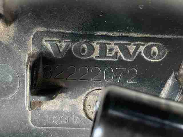 VOLVO 32222072 Патрубок воздушный, выход воздушного фильтра в наличии Житомир
