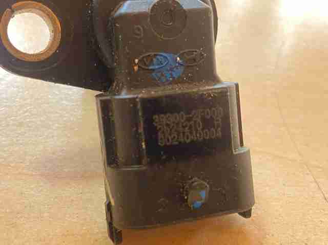 Датчик частоты вращения распредвала 393002F000 HYUNDAI
