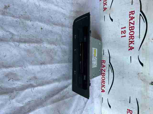 Магнитола (радио AM/FM) 4G0035746F VAG