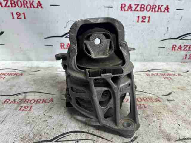 Правая опора двигателя 4M0199256AJ VAG