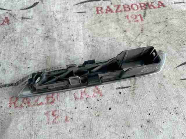 Накладка переднего левого крыла 51137336647 BMW
