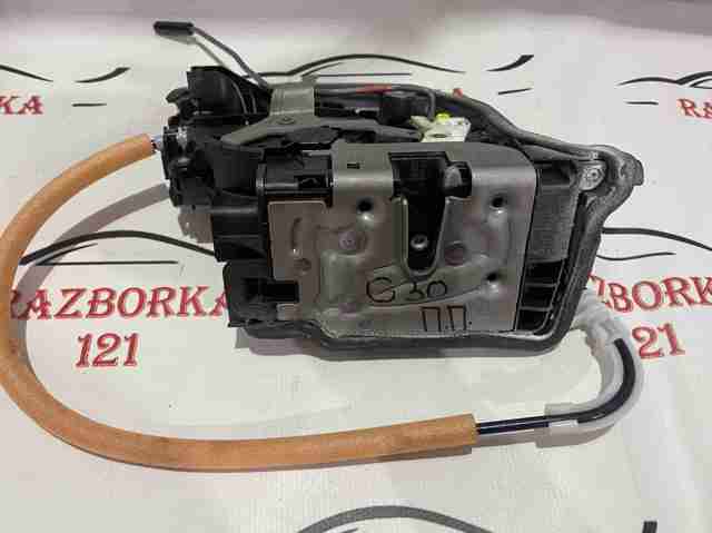 Дверной замок передний правый 51217477688 BMW