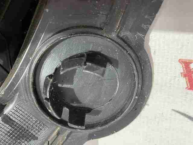 Уплотнитель капота 51767349602 BMW