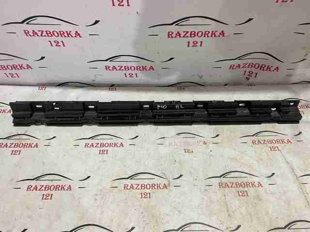Кронштейн наружной накладки порога левой 51777184777 BMW