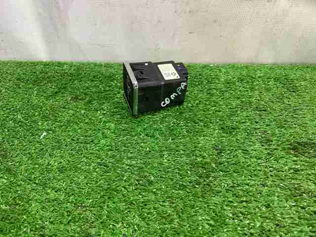 5XG28DX9AC CHRYSLER USB-разветвитель купить в Львов