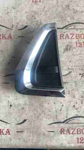Молдинг переднего правого крыла 7407A608 MITSUBISHI