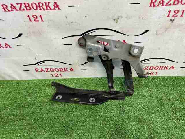 VAG 80A823301C Петля капота левая в наличии Павлоград